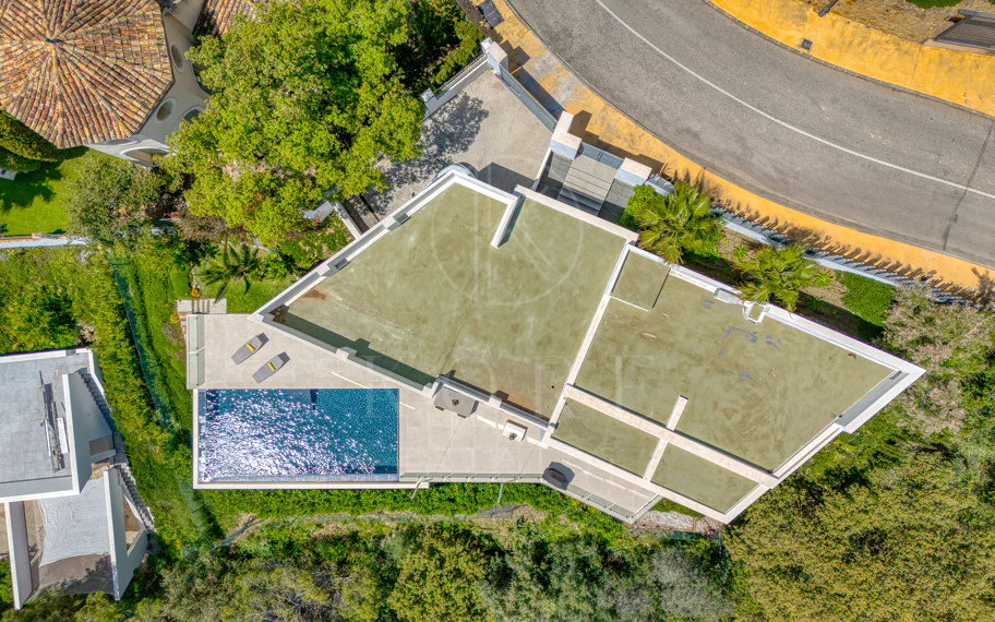 Outstanding, five bedroom Villa located in Altos de Los Monteros with panoramic sea views