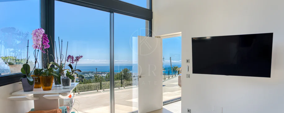 Outstanding, five bedroom Villa located in Altos de Los Monteros with panoramic sea views