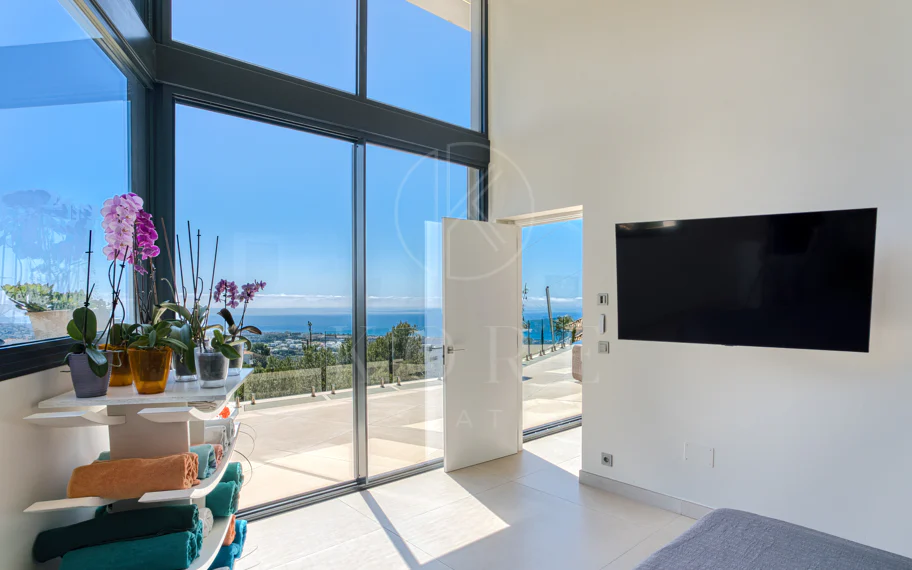 Outstanding, five bedroom Villa located in Altos de Los Monteros with panoramic sea views
