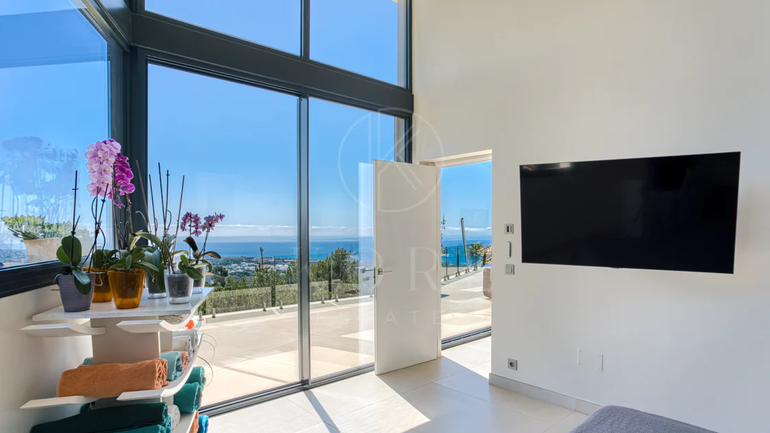 Outstanding, five bedroom Villa located in Altos de Los Monteros with panoramic sea views