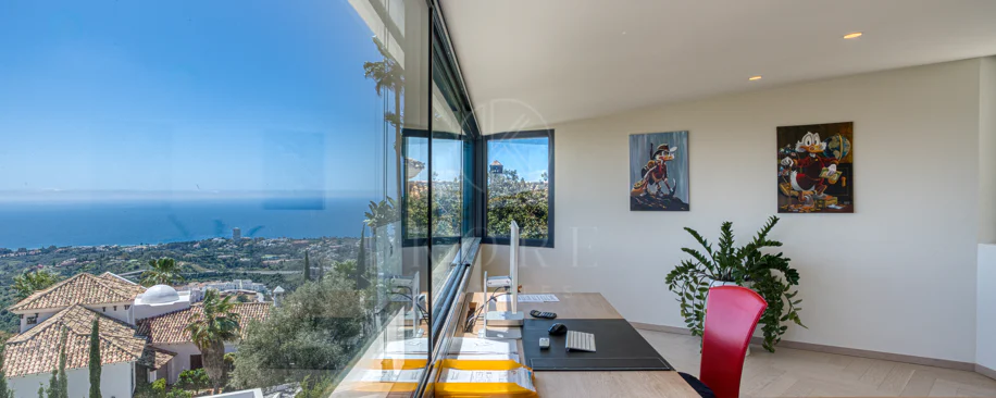 Outstanding, five bedroom Villa located in Altos de Los Monteros with panoramic sea views