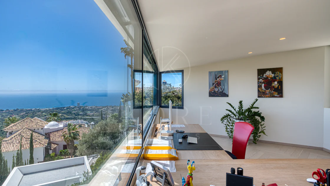 Outstanding, five bedroom Villa located in Altos de Los Monteros with panoramic sea views