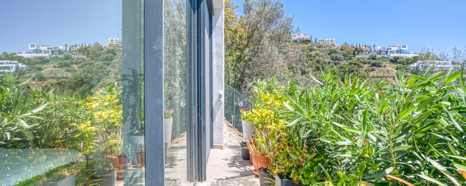 Outstanding, five bedroom Villa located in Altos de Los Monteros with panoramic sea views