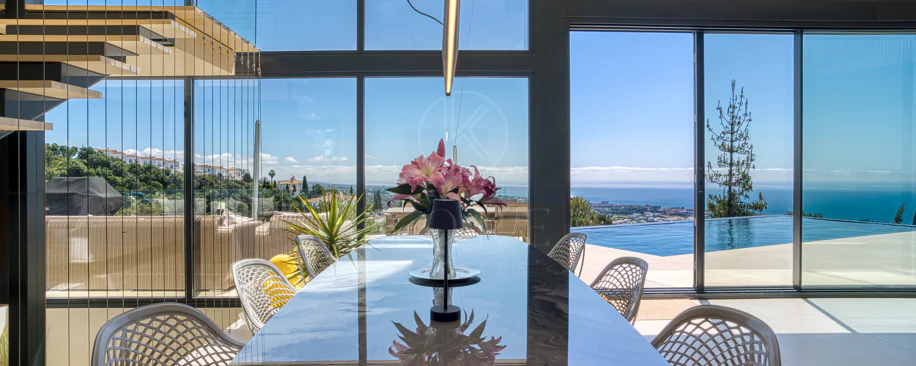 Outstanding, five bedroom Villa located in Altos de Los Monteros with panoramic sea views