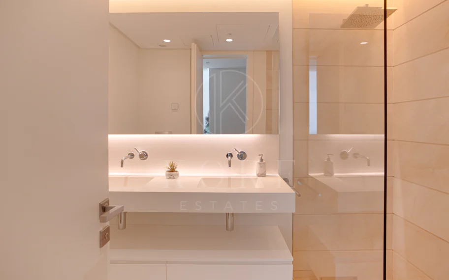 Beautiful two bedroom, south east facing apartment located in the exclusive Urbanisation Palo Alto