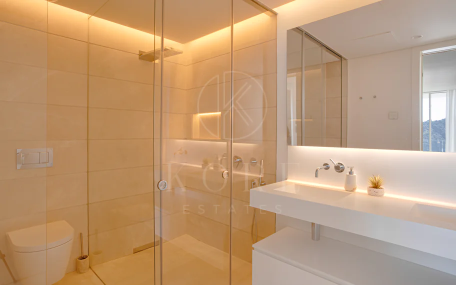 Beautiful two bedroom, south east facing apartment located in the exclusive Urbanisation Palo Alto