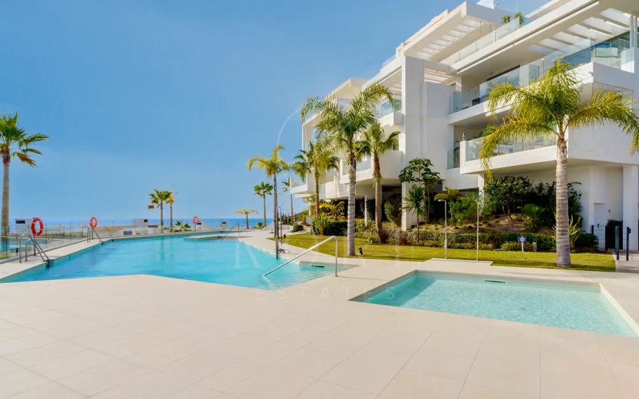 Beautiful two bedroom, south east facing apartment located in the exclusive Urbanisation Palo Alto