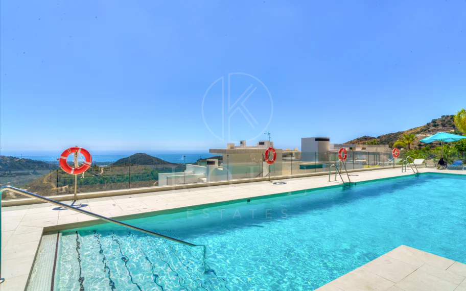 Beautiful two bedroom, south east facing apartment located in the exclusive Urbanisation Palo Alto
