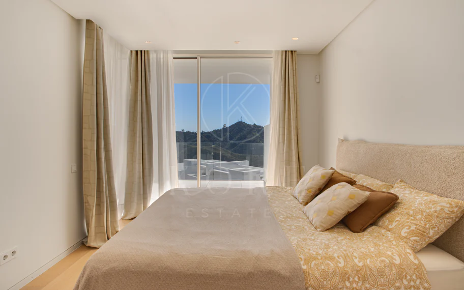 Beautiful two bedroom, south east facing apartment located in the exclusive Urbanisation Palo Alto