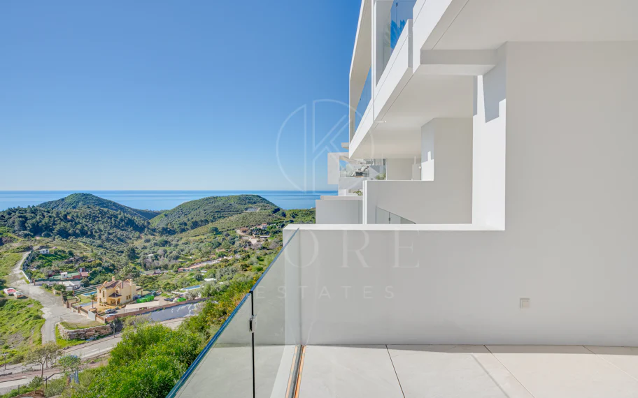 Beautiful two bedroom, south east facing apartment located in the exclusive Urbanisation Palo Alto