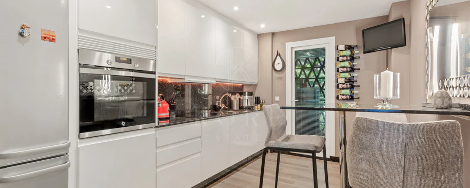 Apartament cu vedere la mare, Cumbres del Rodeo, Nueva Andalucía