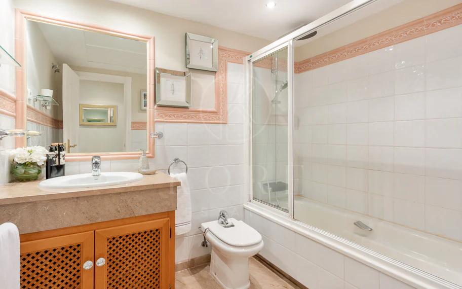 Sea View Apartment, Cumbres del Rodeo, Nueva Andalucía