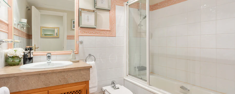 Apartament cu vedere la mare, Cumbres del Rodeo, Nueva Andalucía