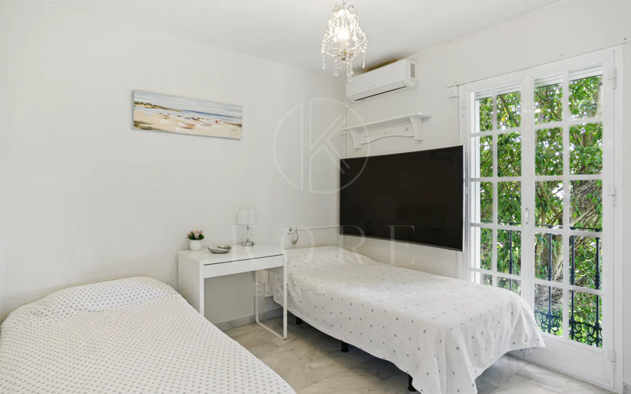 Wonderful three bedroom townhouse with sea views, located in Bel Air, Estepona