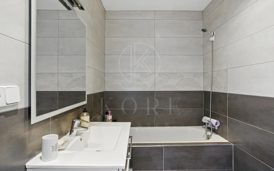 Wonderful three bedroom townhouse with sea views, located in Bel Air, Estepona