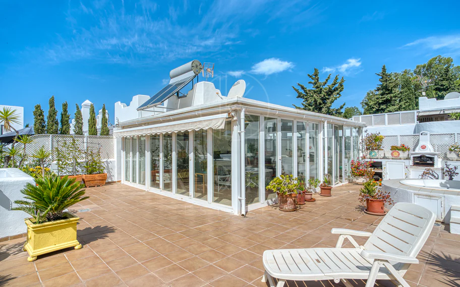 Impressive three bedroom, south facing duplex penthouse in the well-known and gated community Marbella Real