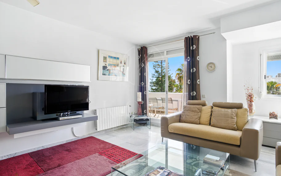 Impressive three bedroom, south facing duplex penthouse in the well-known and gated community Marbella Real