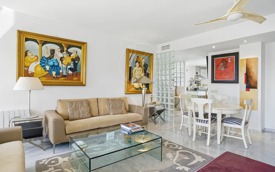 Impressive three bedroom, south facing duplex penthouse in the well-known and gated community Marbella Real