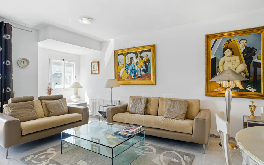 Impressive three bedroom, south facing duplex penthouse in the well-known and gated community Marbella Real