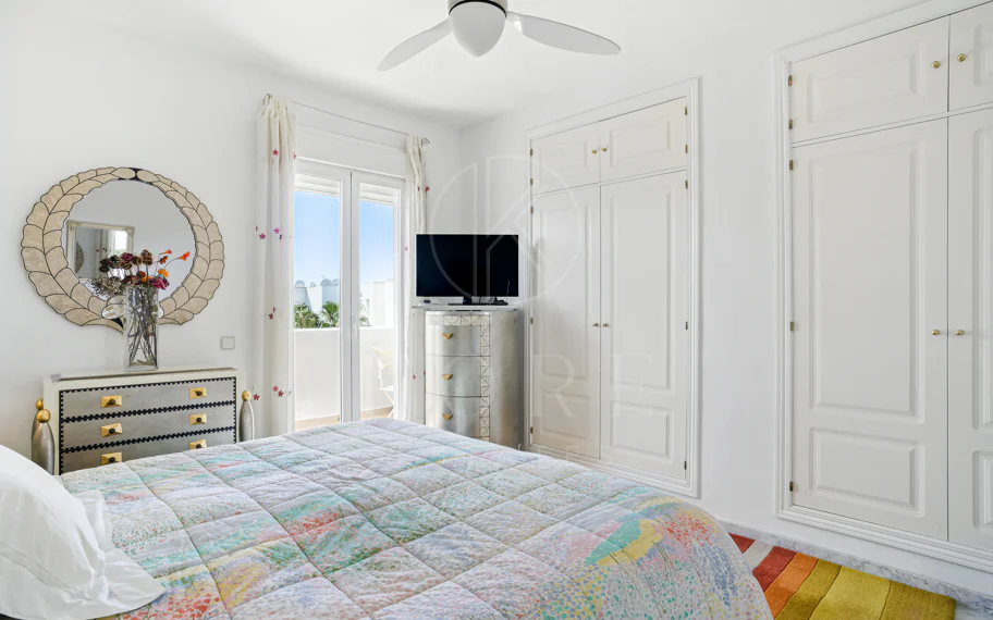 Impressive three bedroom, south facing duplex penthouse in the well-known and gated community Marbella Real