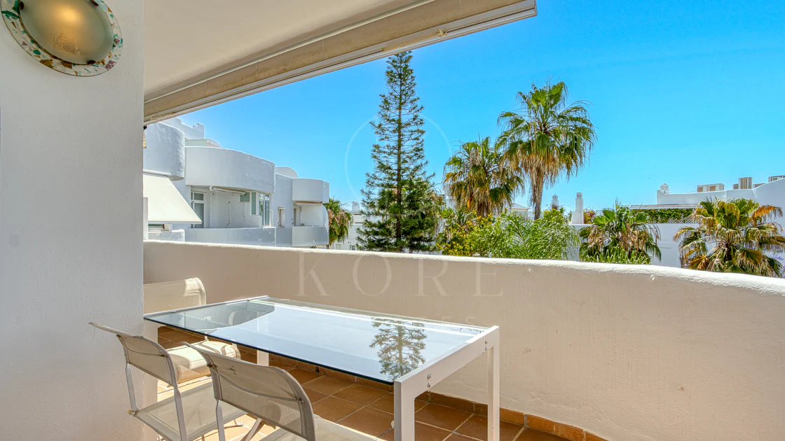 Impresionante ático dúplex con orientación sur en la conocida y cerrada comunidad Marbella Real