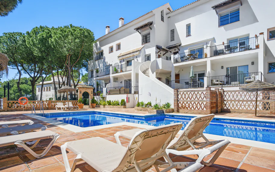 Spacious four-bedroom, duplex penthouse in the Los Pinos de Aloha complex, Nueva Andalucía, Marbella
