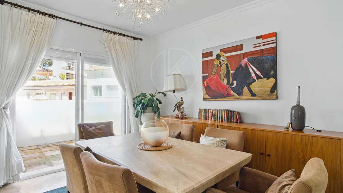 Spacious four-bedroom, duplex penthouse in the Los Pinos de Aloha complex, Nueva Andalucía, Marbella