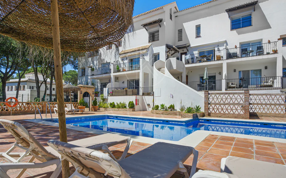 Spacious four-bedroom, duplex penthouse in the Los Pinos de Aloha complex, Nueva Andalucía, Marbella