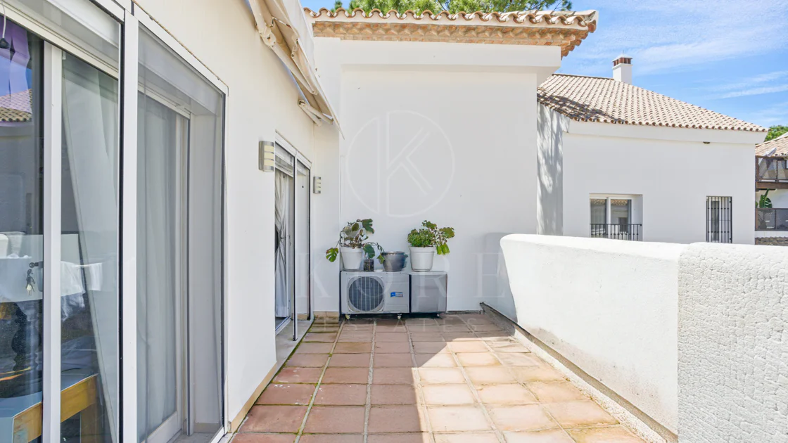 Spacious four-bedroom, duplex penthouse in the Los Pinos de Aloha complex, Nueva Andalucía, Marbella
