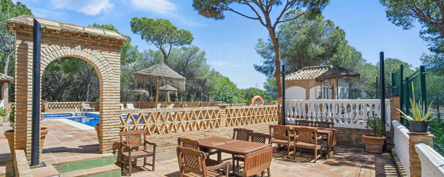 Spacious four-bedroom, duplex penthouse in the Los Pinos de Aloha complex, Nueva Andalucía, Marbella