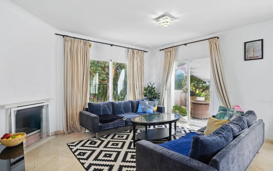 Spacious four-bedroom, duplex penthouse in the Los Pinos de Aloha complex, Nueva Andalucía, Marbella