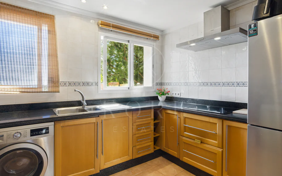 Spacious four-bedroom, duplex penthouse in the Los Pinos de Aloha complex, Nueva Andalucía, Marbella