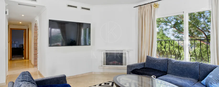 Spacious four-bedroom, duplex penthouse in the Los Pinos de Aloha complex, Nueva Andalucía, Marbella