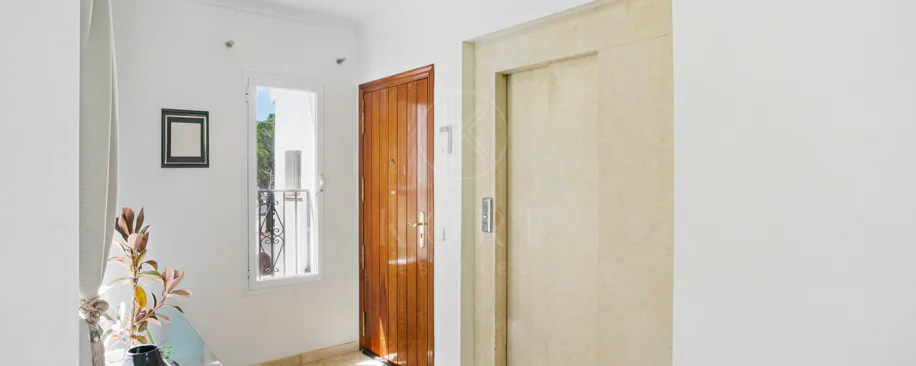 Spacious four-bedroom, duplex penthouse in the Los Pinos de Aloha complex, Nueva Andalucía, Marbella