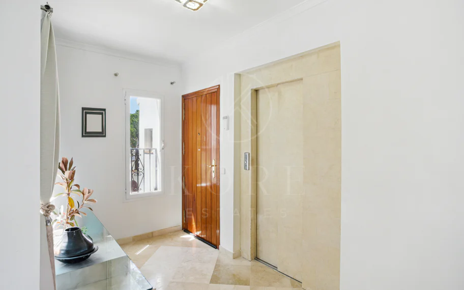 Spacious four-bedroom, duplex penthouse in the Los Pinos de Aloha complex, Nueva Andalucía, Marbella