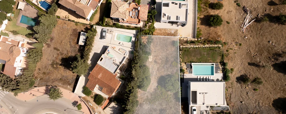 Teren de primă clasă cu proiect și licență în Valle Romano, Estepona