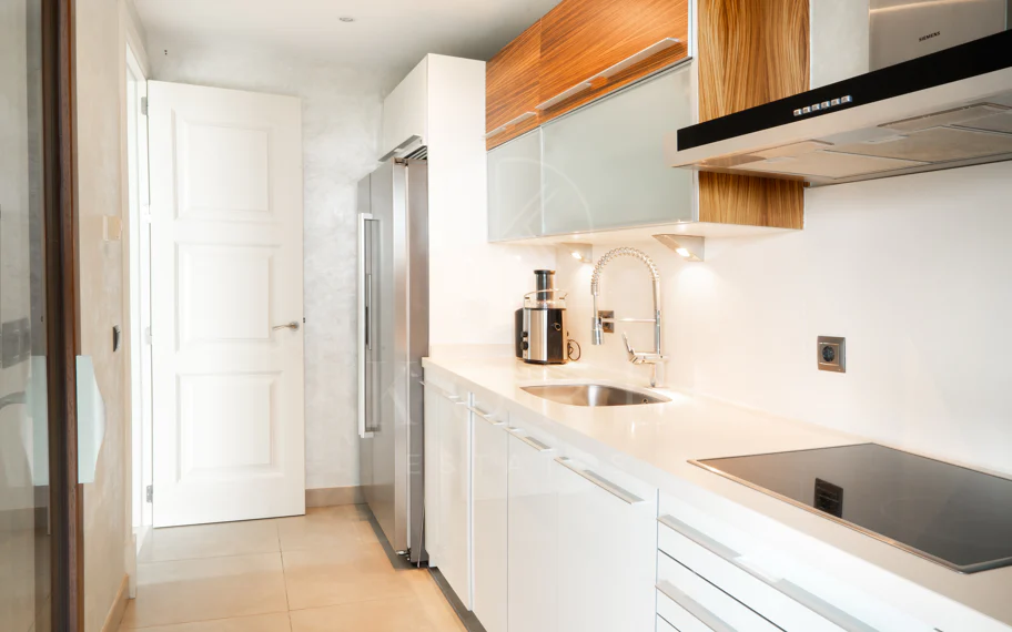 Exclusive Ground-Floor Apartment in Doncella Beach, Estepona