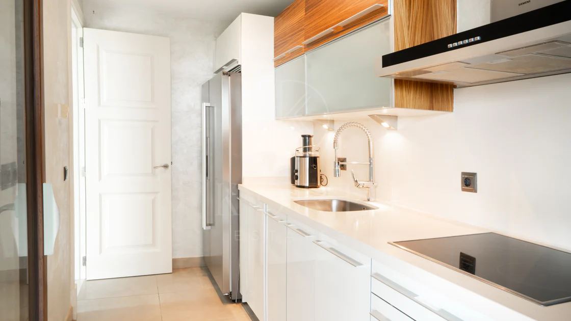 Exclusive Ground-Floor Apartment in Doncella Beach, Estepona