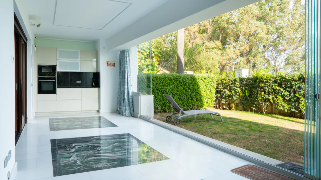 Exclusive Ground-Floor Apartment in Doncella Beach, Estepona