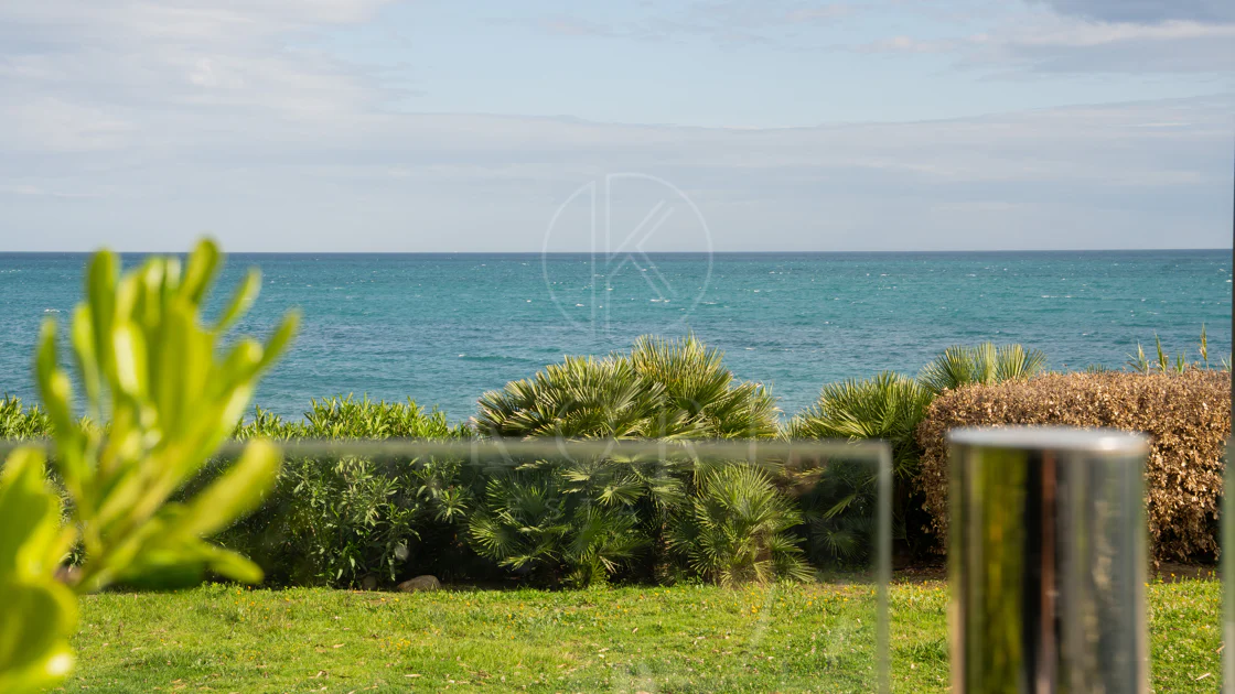 Exclusive Ground-Floor Apartment in Doncella Beach, Estepona
