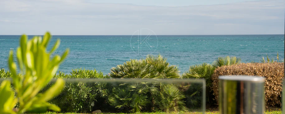 Exclusive Ground-Floor Apartment in Doncella Beach, Estepona
