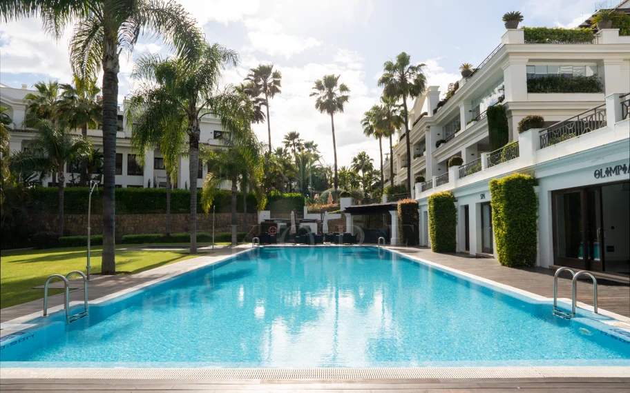 Exclusive Ground-Floor Apartment in Doncella Beach, Estepona