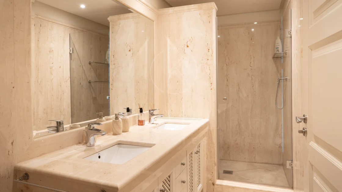 Exclusive Ground-Floor Apartment in Doncella Beach, Estepona