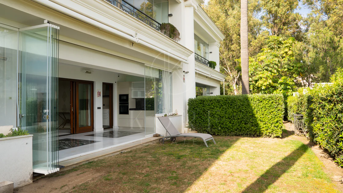 Exclusive Ground-Floor Apartment in Doncella Beach, Estepona