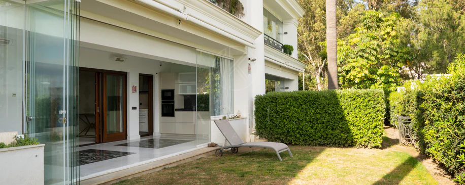 Exclusive Ground-Floor Apartment in Doncella Beach, Estepona