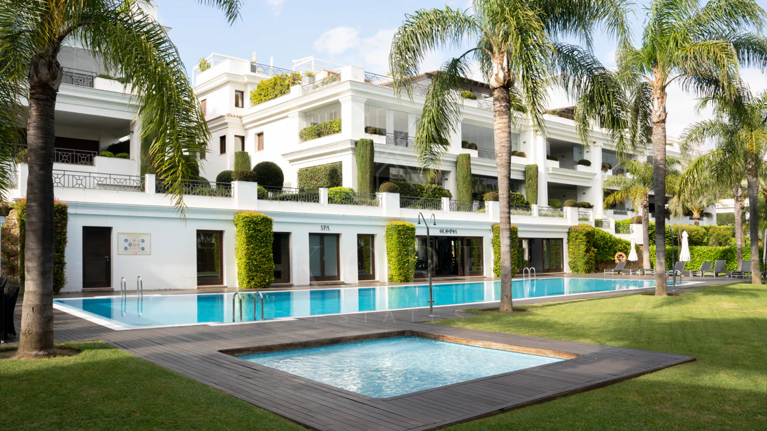 Exclusive Ground-Floor Apartment in Doncella Beach, Estepona