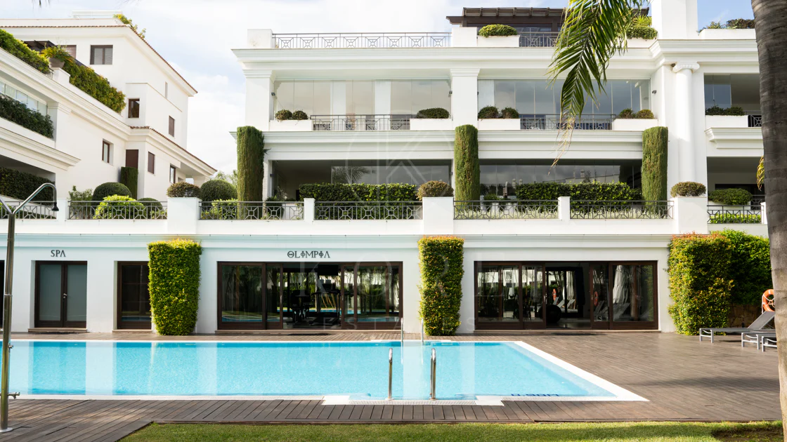Exclusive Ground-Floor Apartment in Doncella Beach, Estepona