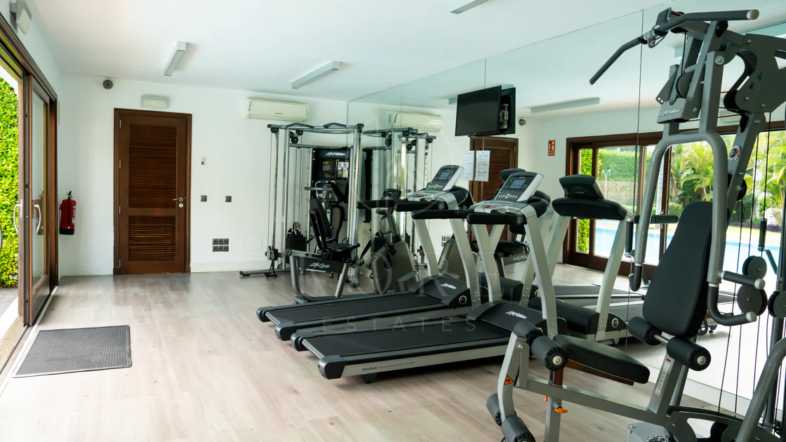 Exclusive Ground-Floor Apartment in Doncella Beach, Estepona