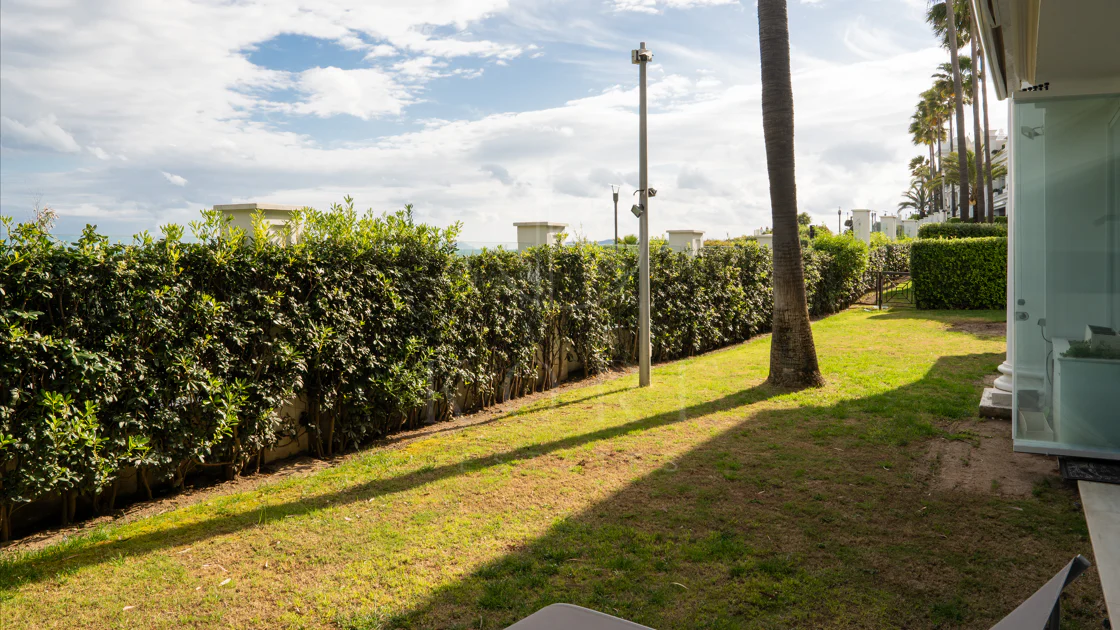 Exclusive Ground-Floor Apartment in Doncella Beach, Estepona