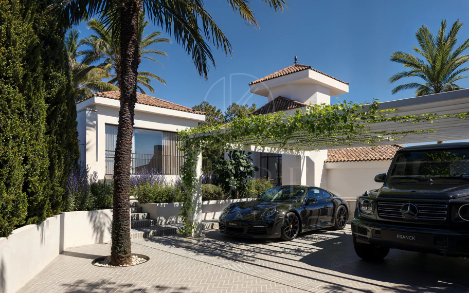 Villa Voir - Scandinavian-inspired villa in the prestigious Los Naranjos Hill Club of Marbella
